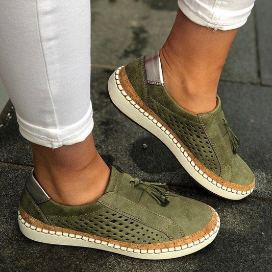 AD | Slip-on-sneakers med tofsdetalj