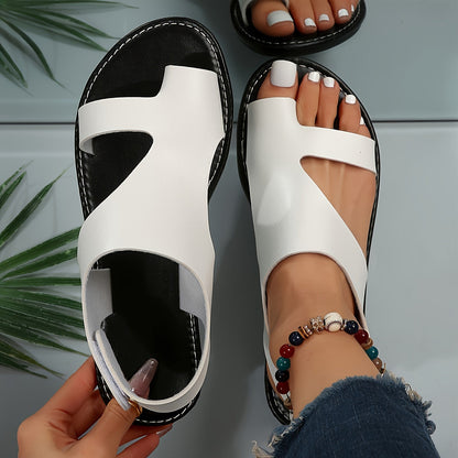 AD | Moderiktiga sandaler med öppen tå och cut-out-design