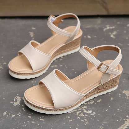 AD | | Avslappnade och moderiktiga slip-on-sandaler