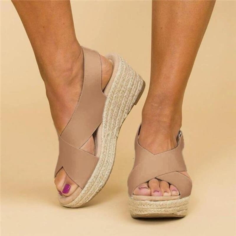 AD | Wedge-sandaler med korsade remmar