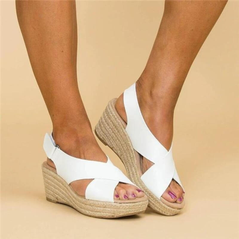 AD | Wedge-sandaler med korsade remmar