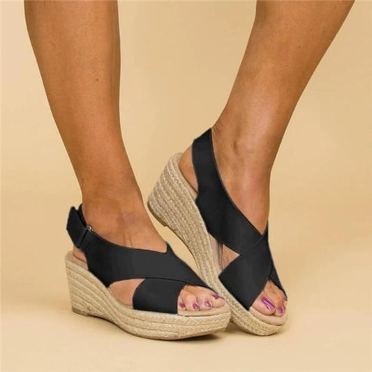 AD | Wedge-sandaler med korsade remmar