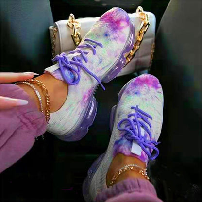 AD | Casual sneakers med transparent sula och snörning