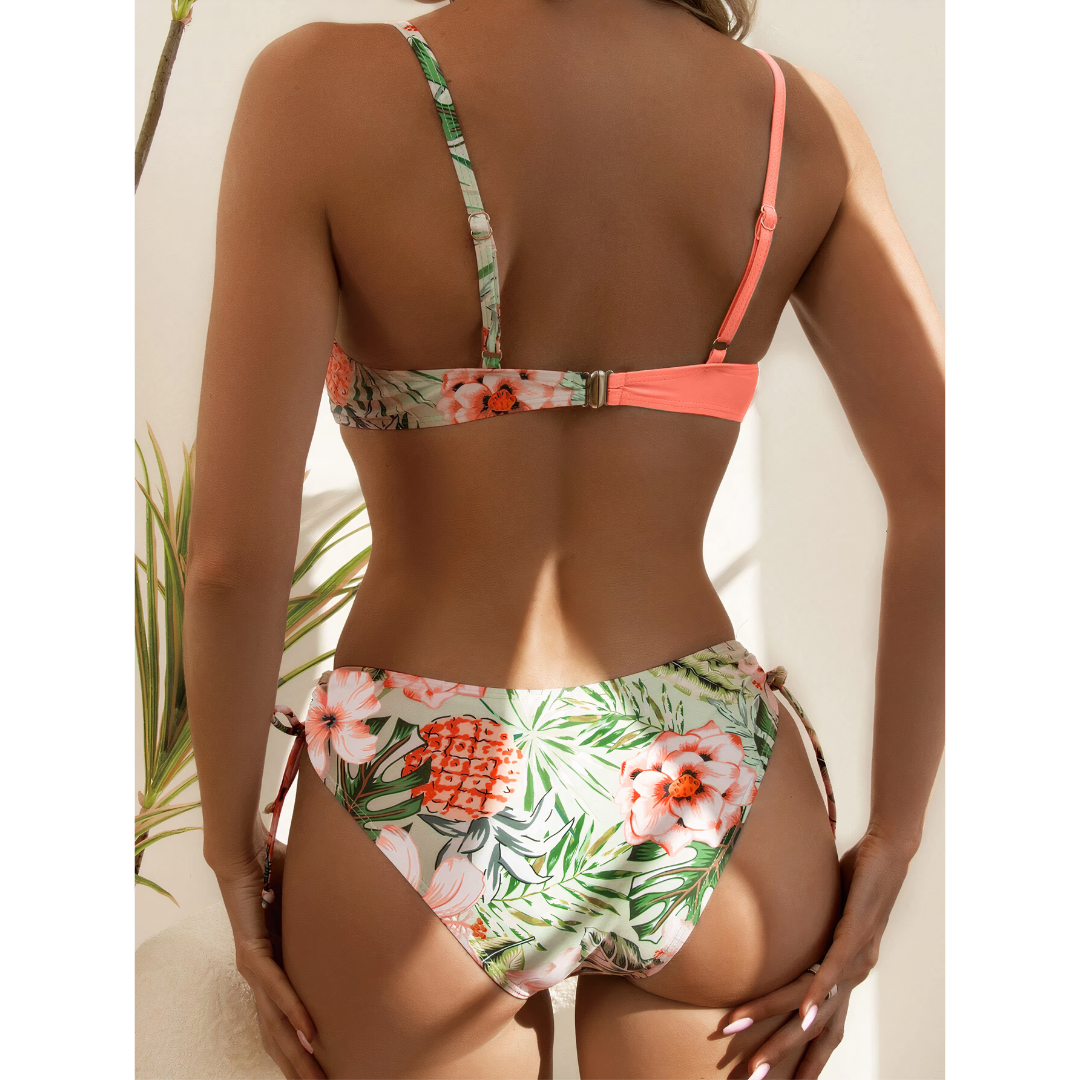 AD | Bikini med blommigt tryck