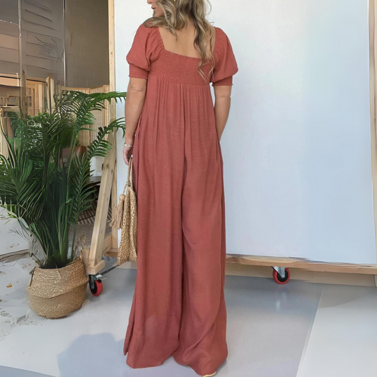AD | Jumpsuit med fyrkantig halsringning och knappar