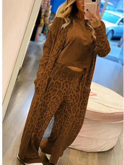 AD | Cardigan med leopardmönster och byxor