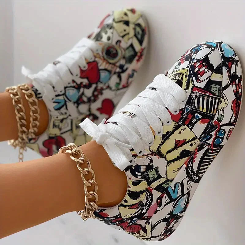 AD | High-top sneakers med graffititryck