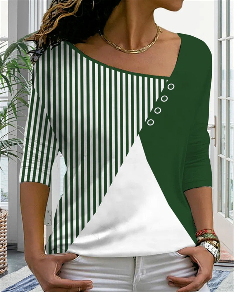 AD | MirtesShirt I T-shirt med V-ringning för kvinnor