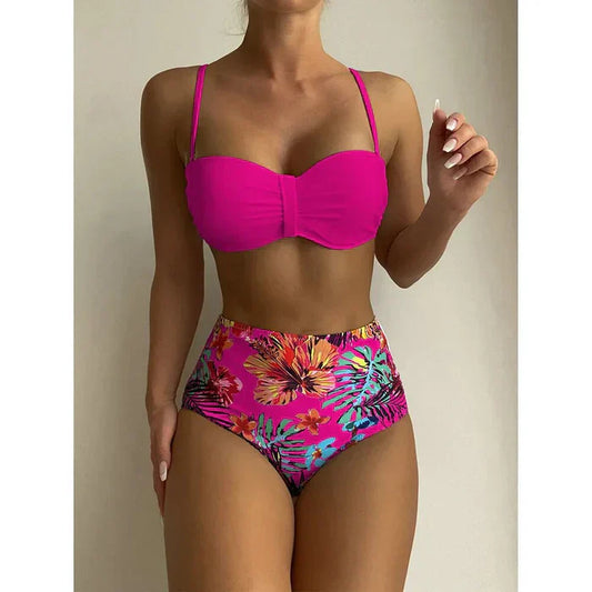 AD | Chic bikini med hög midja och blommig design