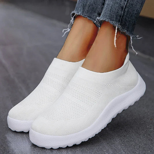 AD | Lättviktiga stickade slip-on-sneakers