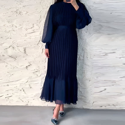 AD | Elegant och tidlös plisserad klänning