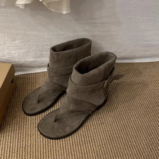 Avslappnad och stödjande ortopedisk Sandaler