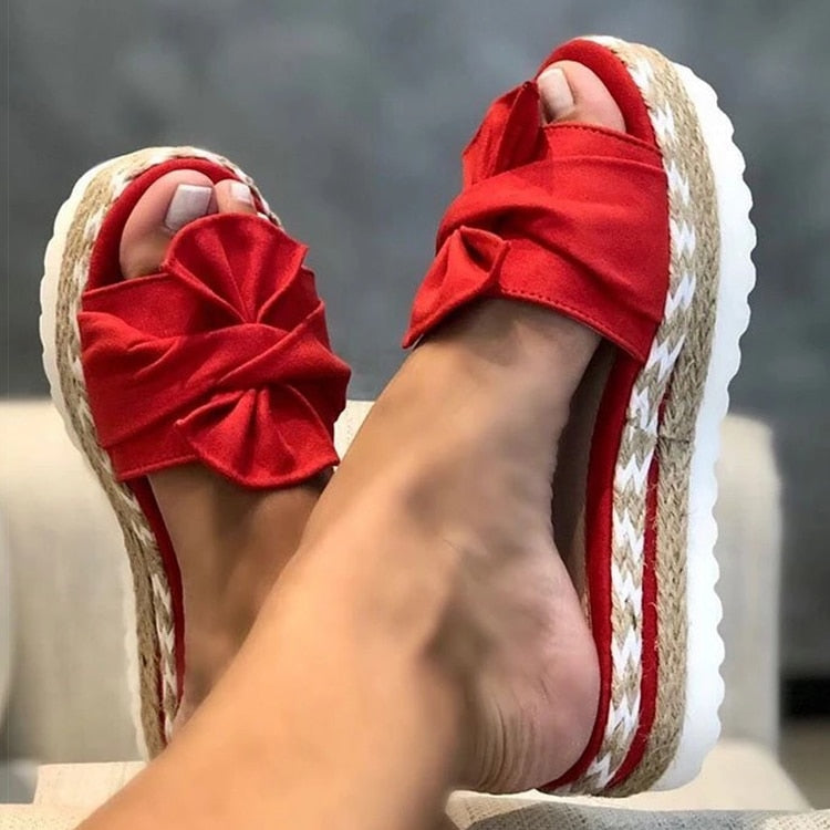 AD | | Trendiga sommarsandaler med rosett
