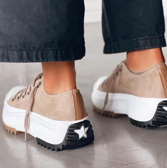 AD | Sneakers med snörning och plattform i läder