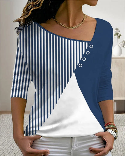 AD | MirtesShirt I T-shirt med V-ringning för kvinnor