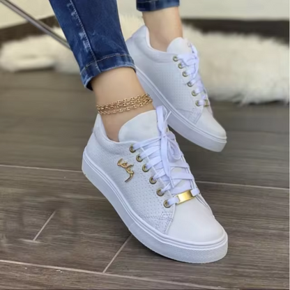 AD | - Platta, avslappnade sneakers för utomhusbruk