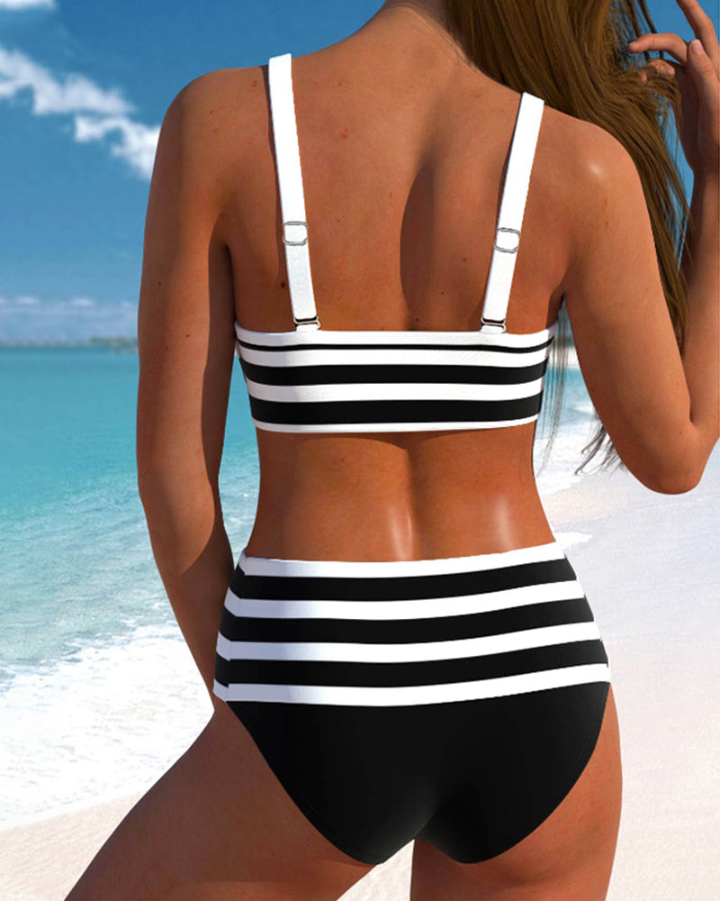 AD | Elegant färgglad sommarbikini