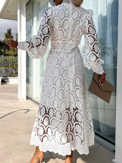 AD | Elegant spetsklänning