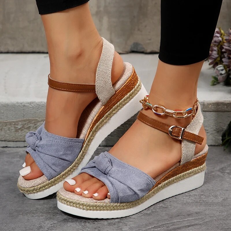 AD | | Moderiktiga sandaler