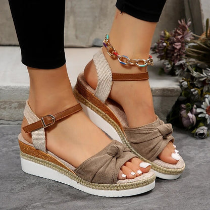 AD | | Moderiktiga sandaler