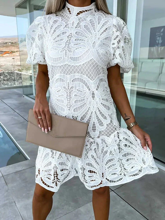 AD | Elegant spetsklänning