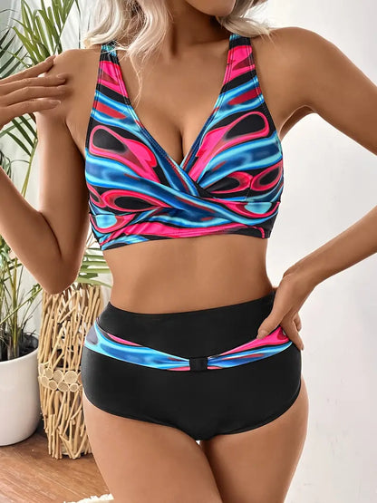 AD | Fashionabel och chic bikini med V-ringning och slumpmässigt tryck