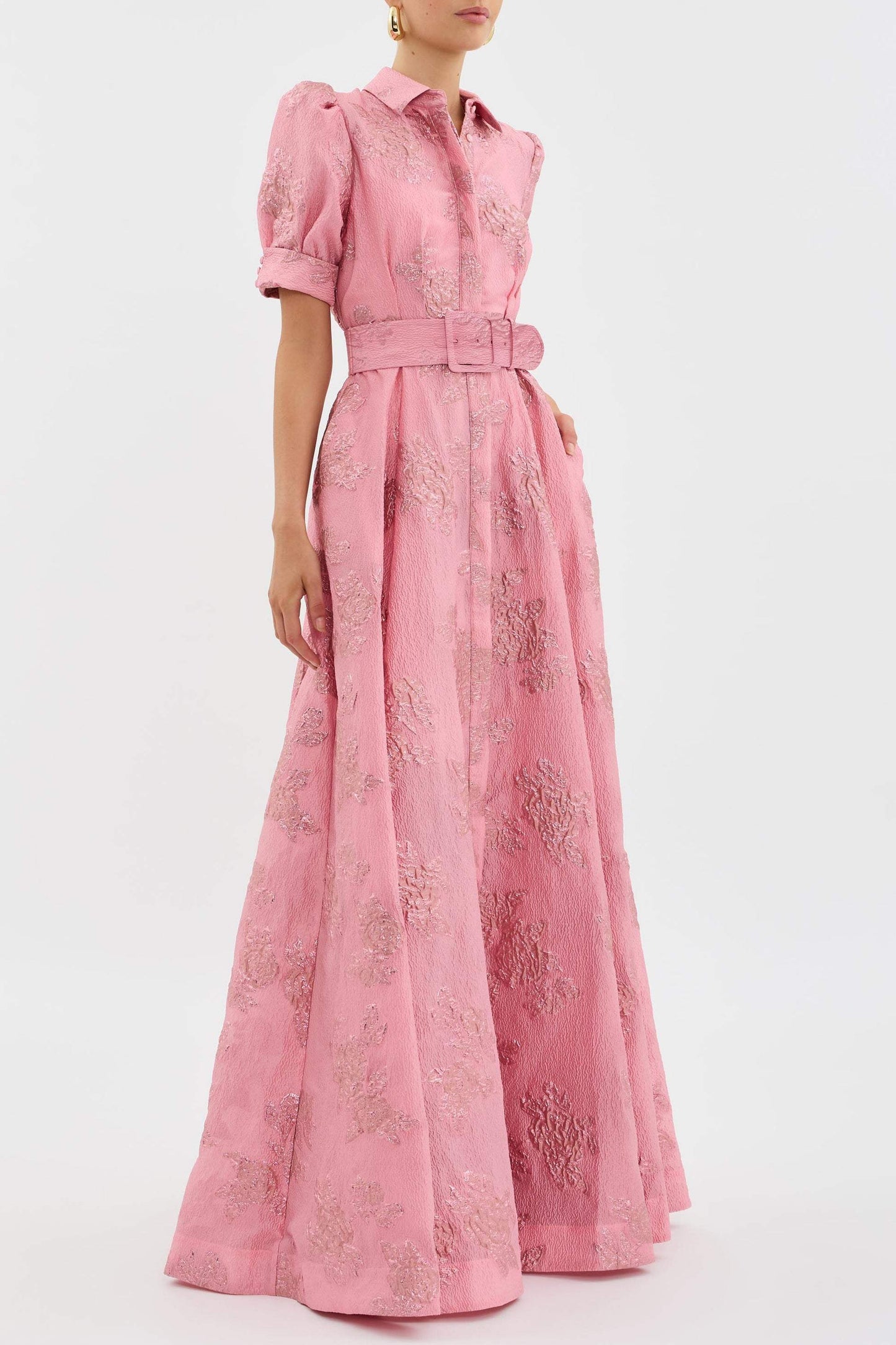 AD | Elegant klänning med chic kort puffärm