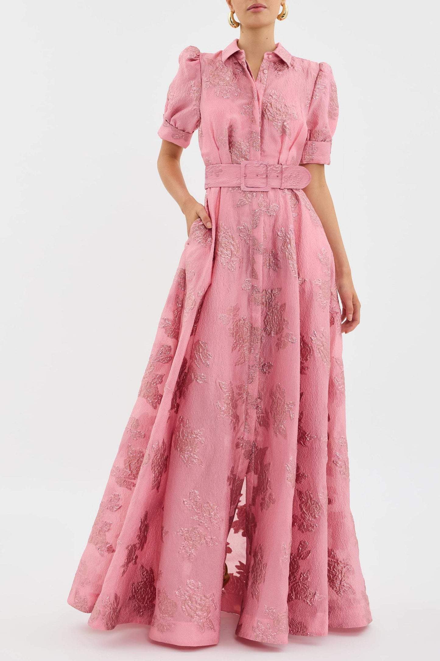 AD | Elegant klänning med chic kort puffärm
