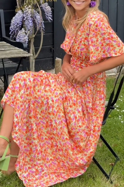 AD | Klänning med blommigt tryck