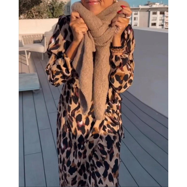 AD | Lyxig leopardklänning