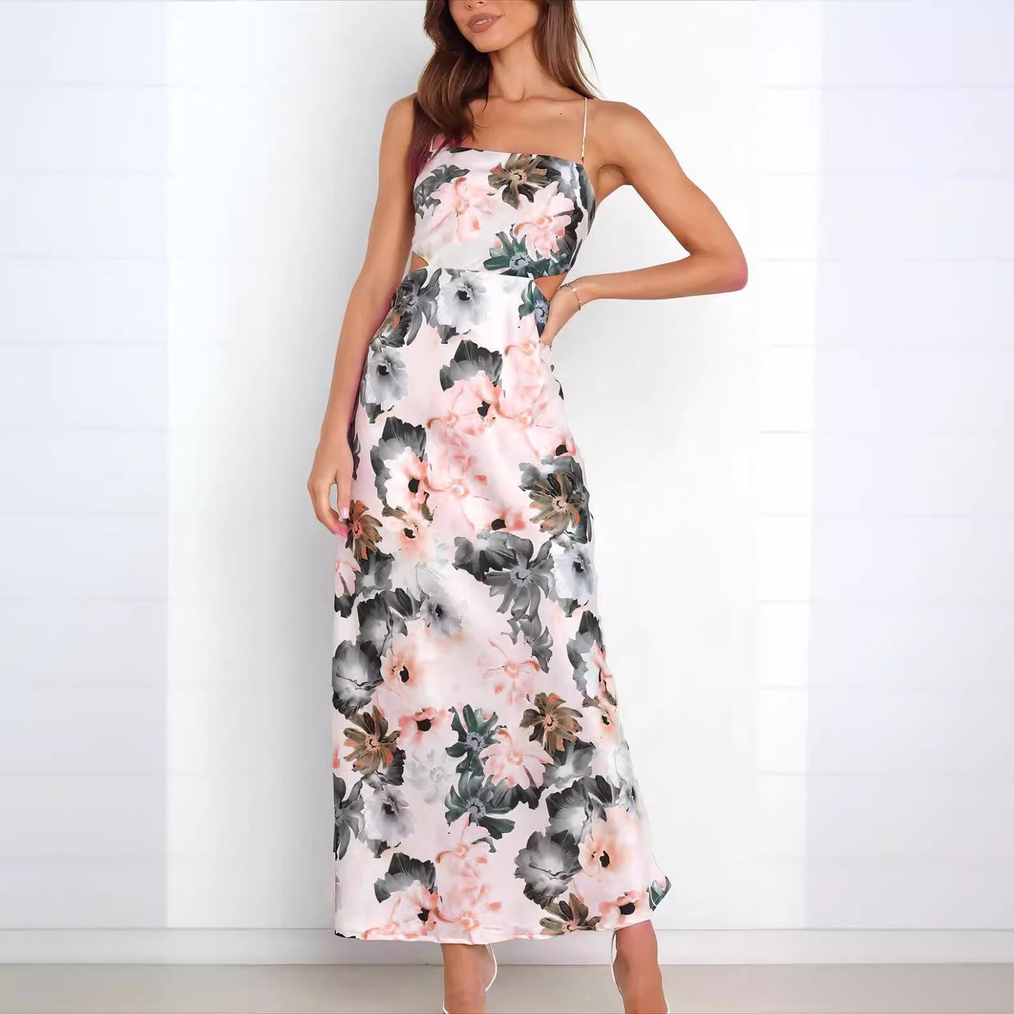 AD | Blommig, elegant satinklänning