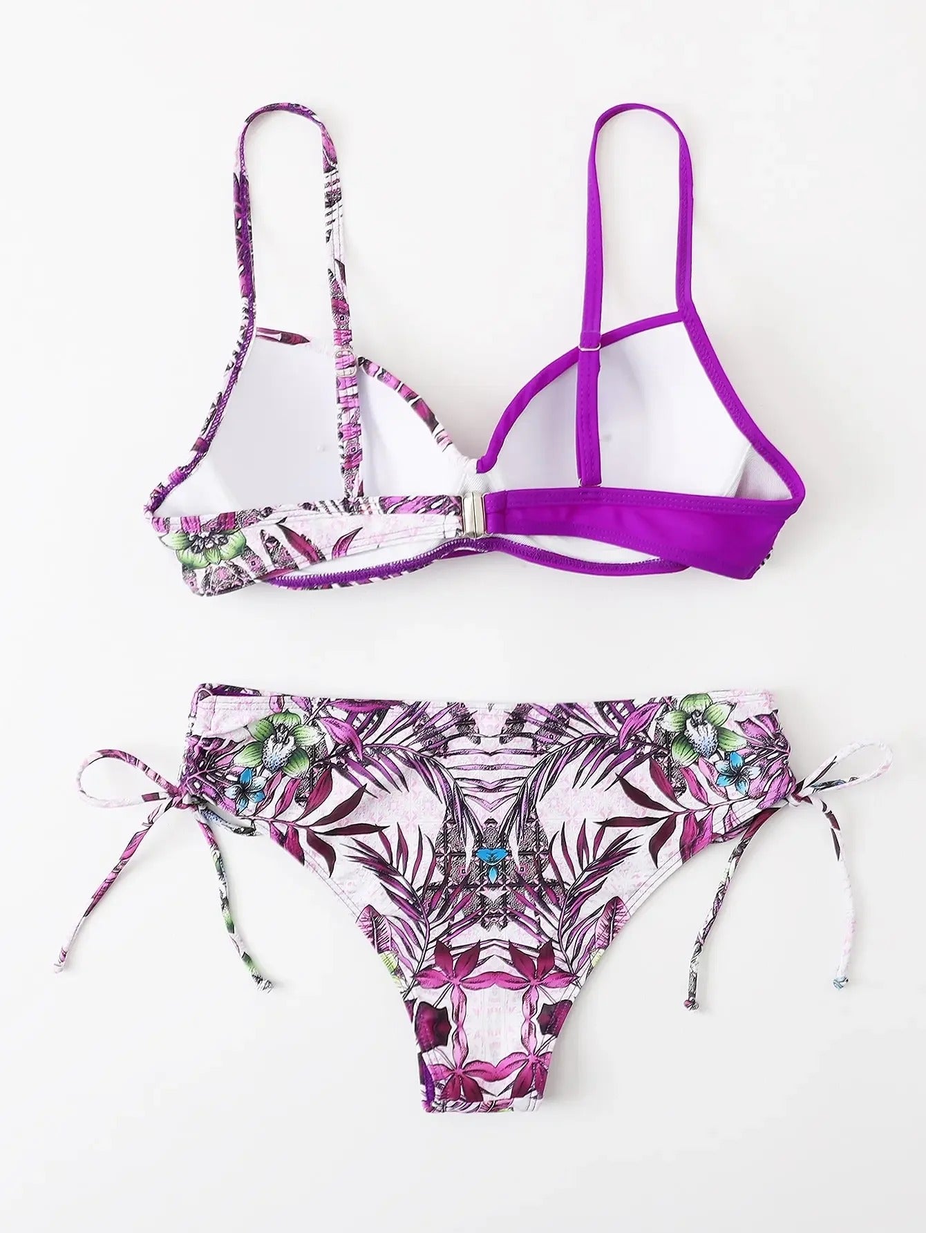 AD | Bikini med blommigt tryck