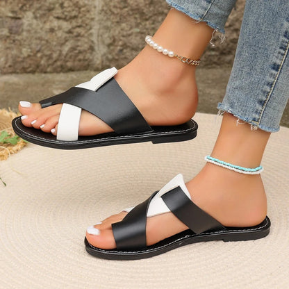AD | Moderiktiga sandaler med öppen tå och cut-out-design