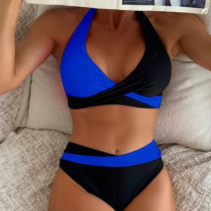 AD | Sexig rygglös bikini med korslagda band