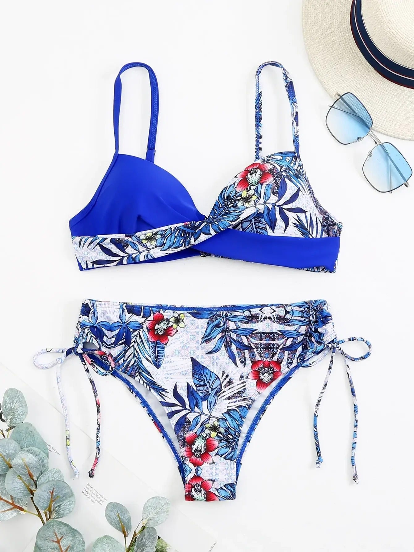 AD | Bikini med blommigt tryck