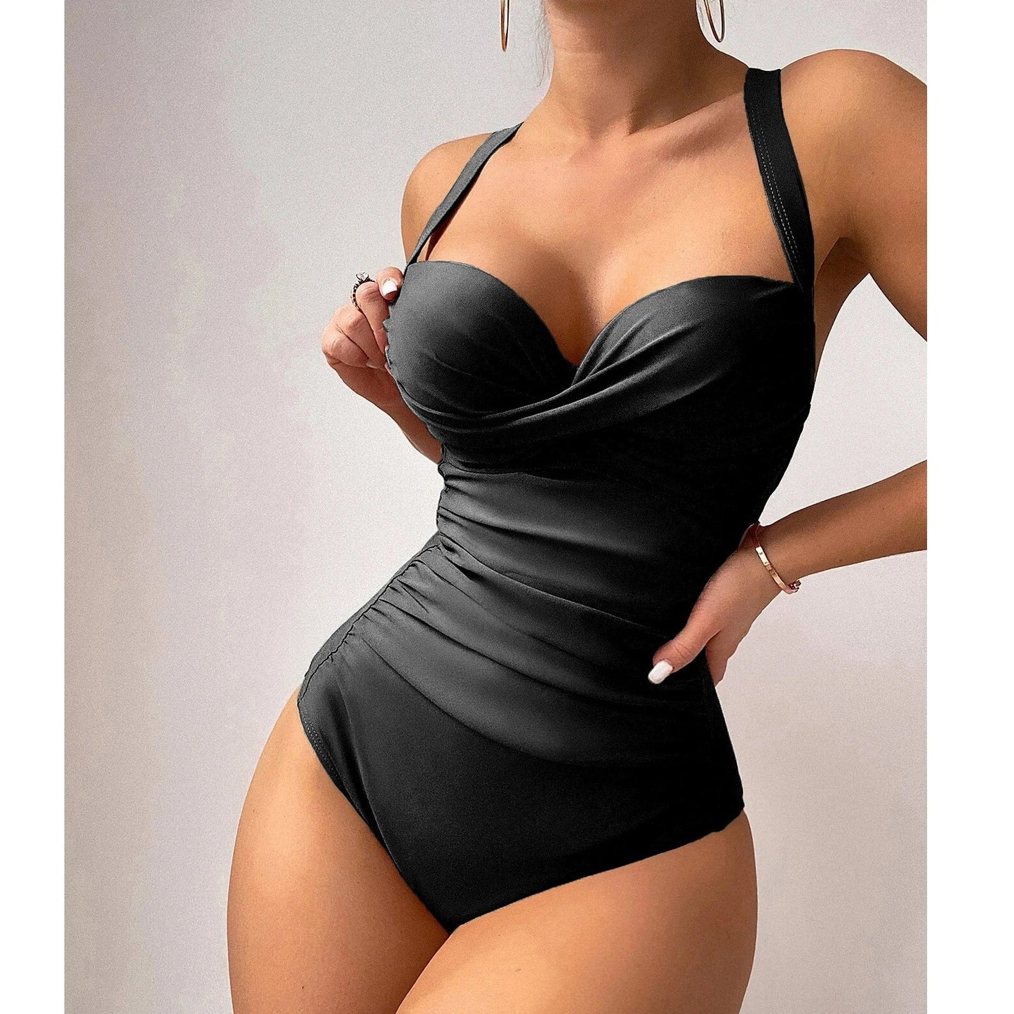 AD | Bikini i ett stycke med vriden front