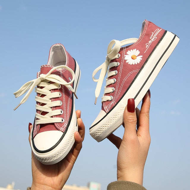 AD | Low Cut med sneakers med blommigt tryck