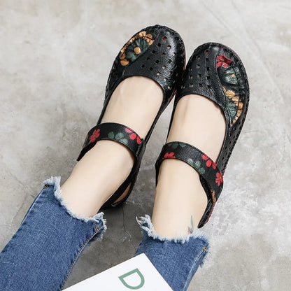 AD | Blommiga slip-on-skor med utskärning
