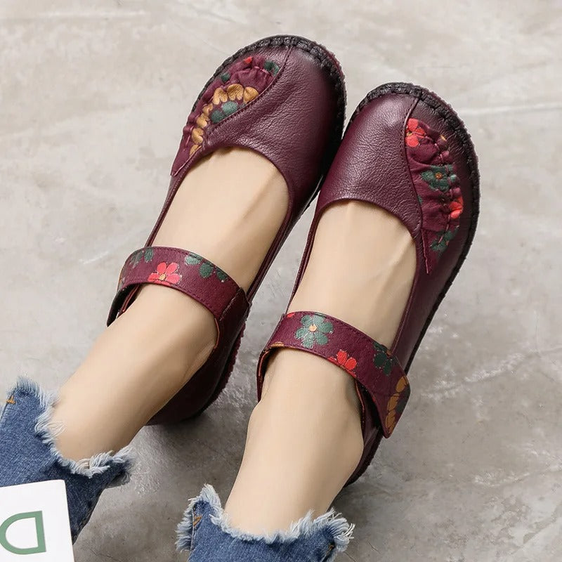 AD | Blommiga slip-on-skor med utskärning