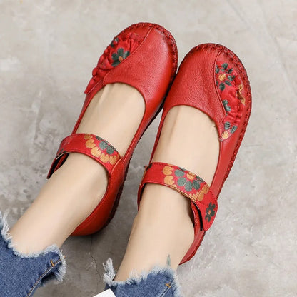 AD | Blommiga slip-on-skor med utskärning